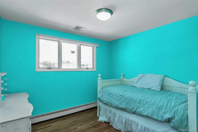 $899,000 | 2066 Holland Way, Merrick, NY 11566