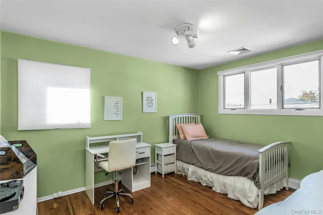 $899,000 | 2066 Holland Way, Merrick, NY 11566