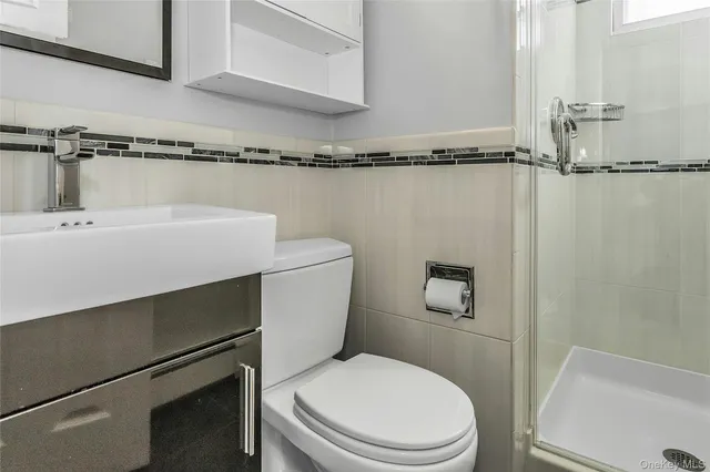 $899,000 | 2066 Holland Way, Merrick, NY 11566