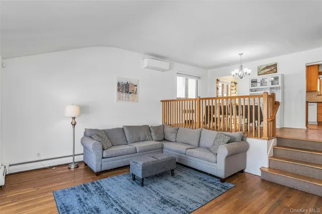 $899,000 | 2066 Holland Way, Merrick, NY 11566