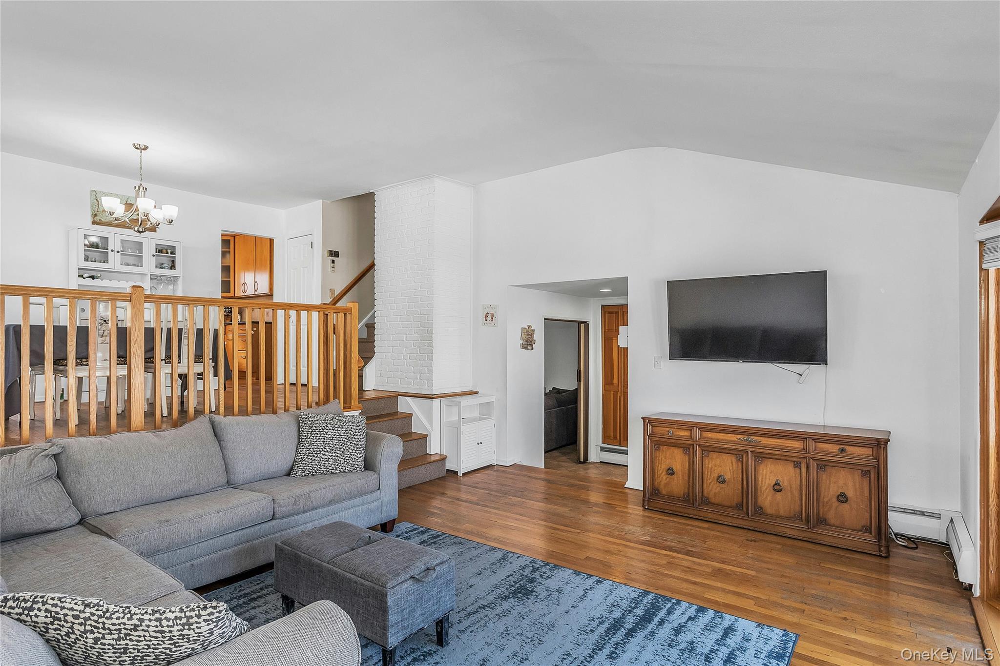 2066 Holland Way Merrick, NY 11566 - Photo 4 of 25