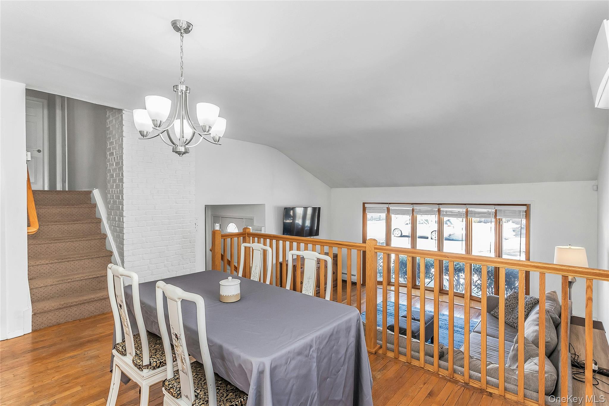 2066 Holland Way Merrick, NY 11566 - Photo 7 of 25