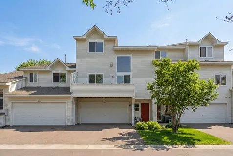 $272,500 | 8982 Sawgrass Glen North, Maple Grove, MN 55311