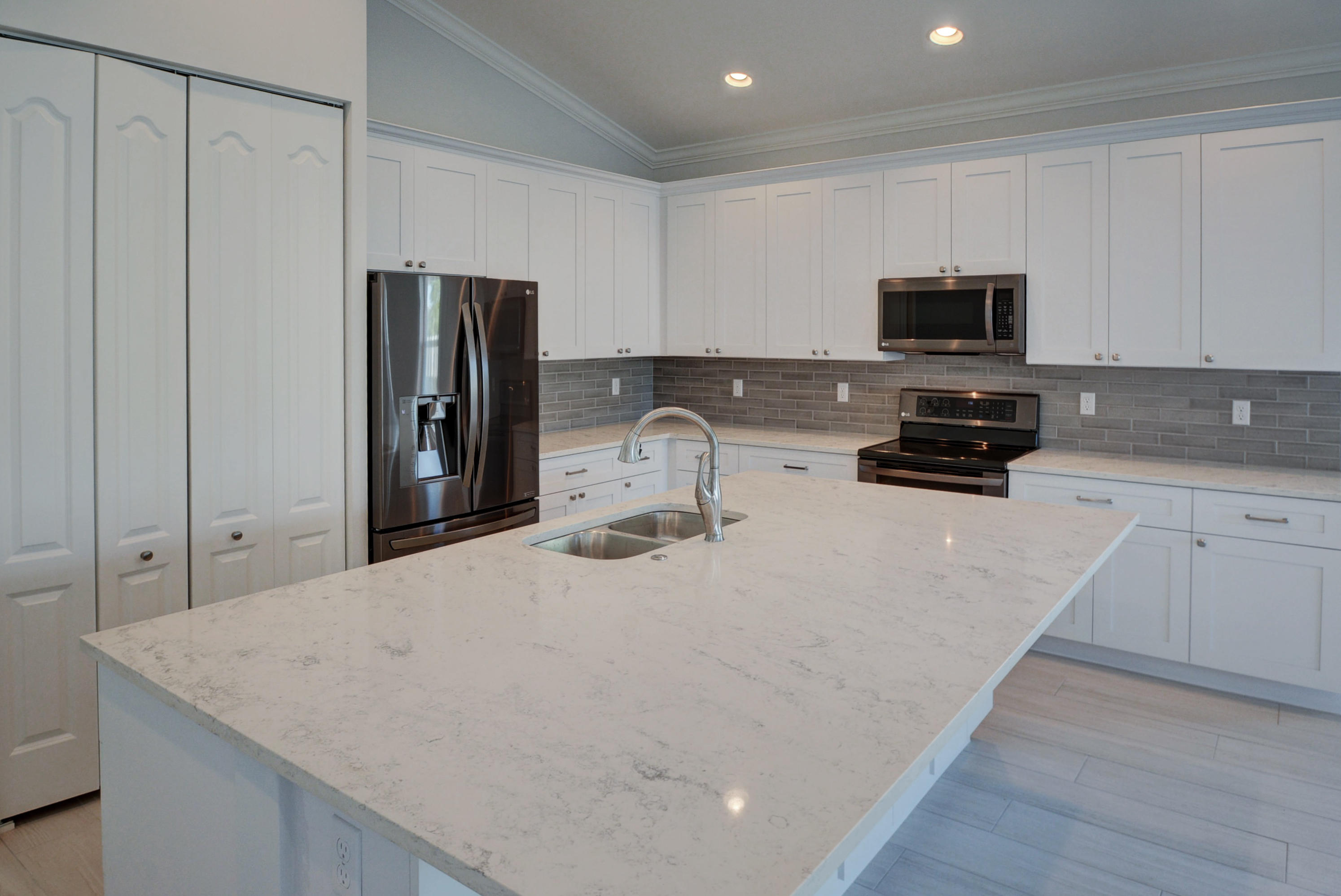 17680 Cinquez Park Road East Jupiter, FL 33458 - Photo 10 of 29 Kitchen Counter