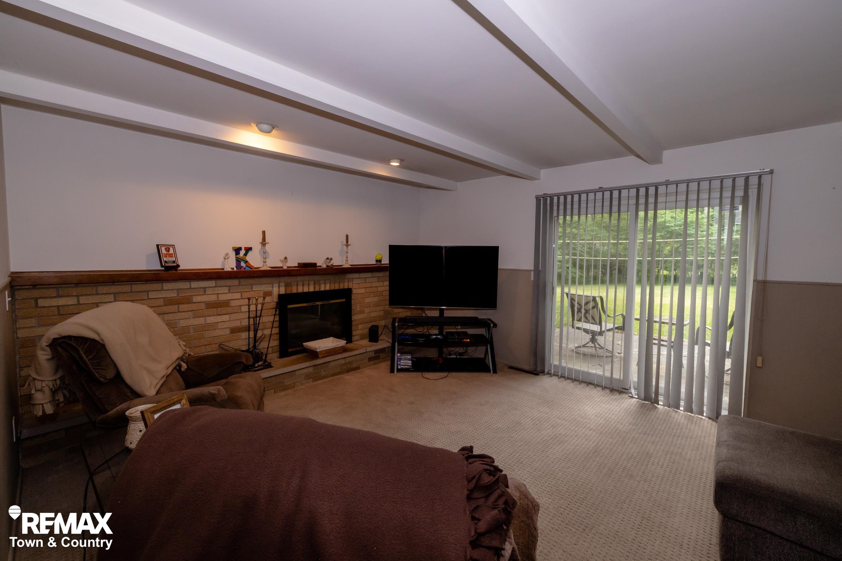 9210 Carpenter Road Flushing, MI 48433 - Photo 24 of 36 50111245-23.JPG