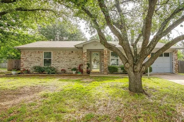 $239,900 | 517 Post Oak Lane, Burleson, TX 76028