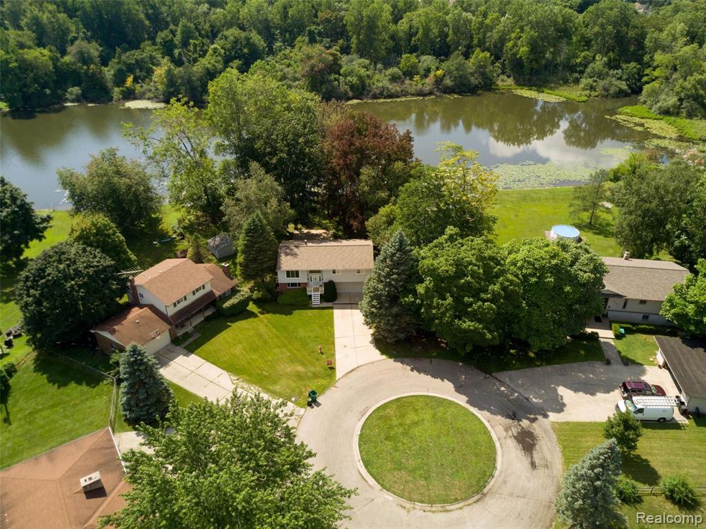 6161 Gordon Road Waterford, MI 48327 - Photo 6 of 53