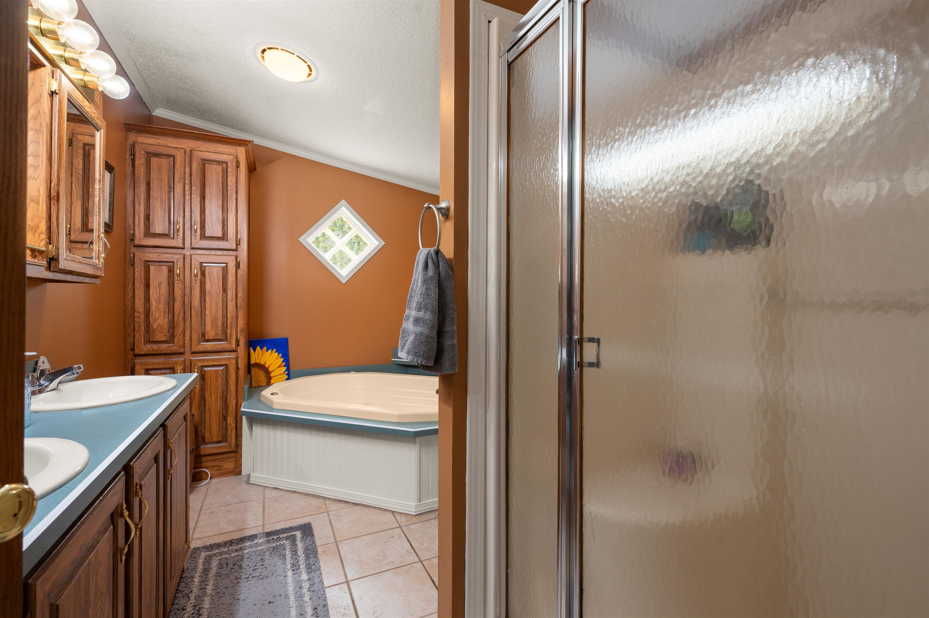 124 Chester Road Raymond, NH 03077 - Photo 39 of 43 Gallery Image 39