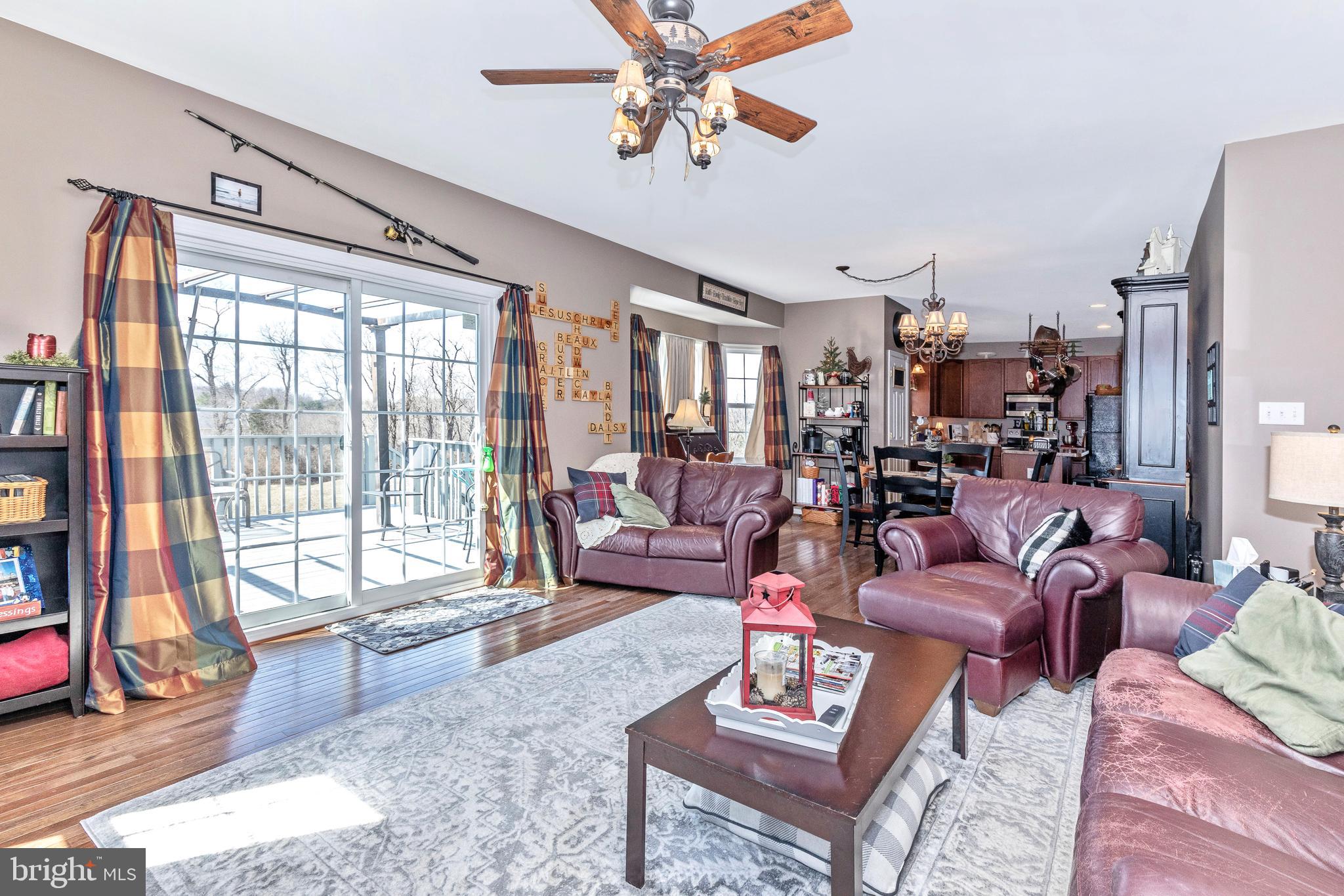 19 Rockingham Drive Keedysville, MD 21756 - Photo 21 of 54 Bright and cozy