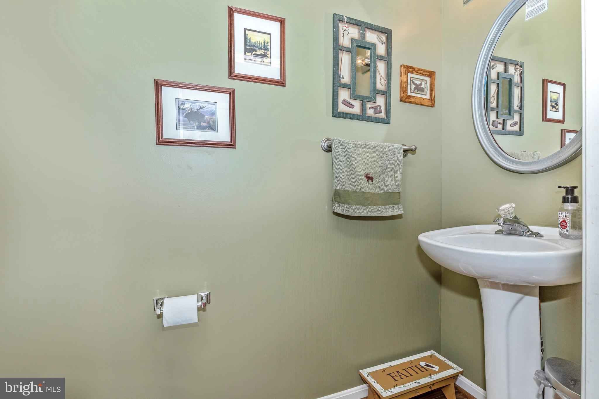 19 Rockingham Drive Keedysville, MD 21756 - Photo 23 of 54 Main floor half bath