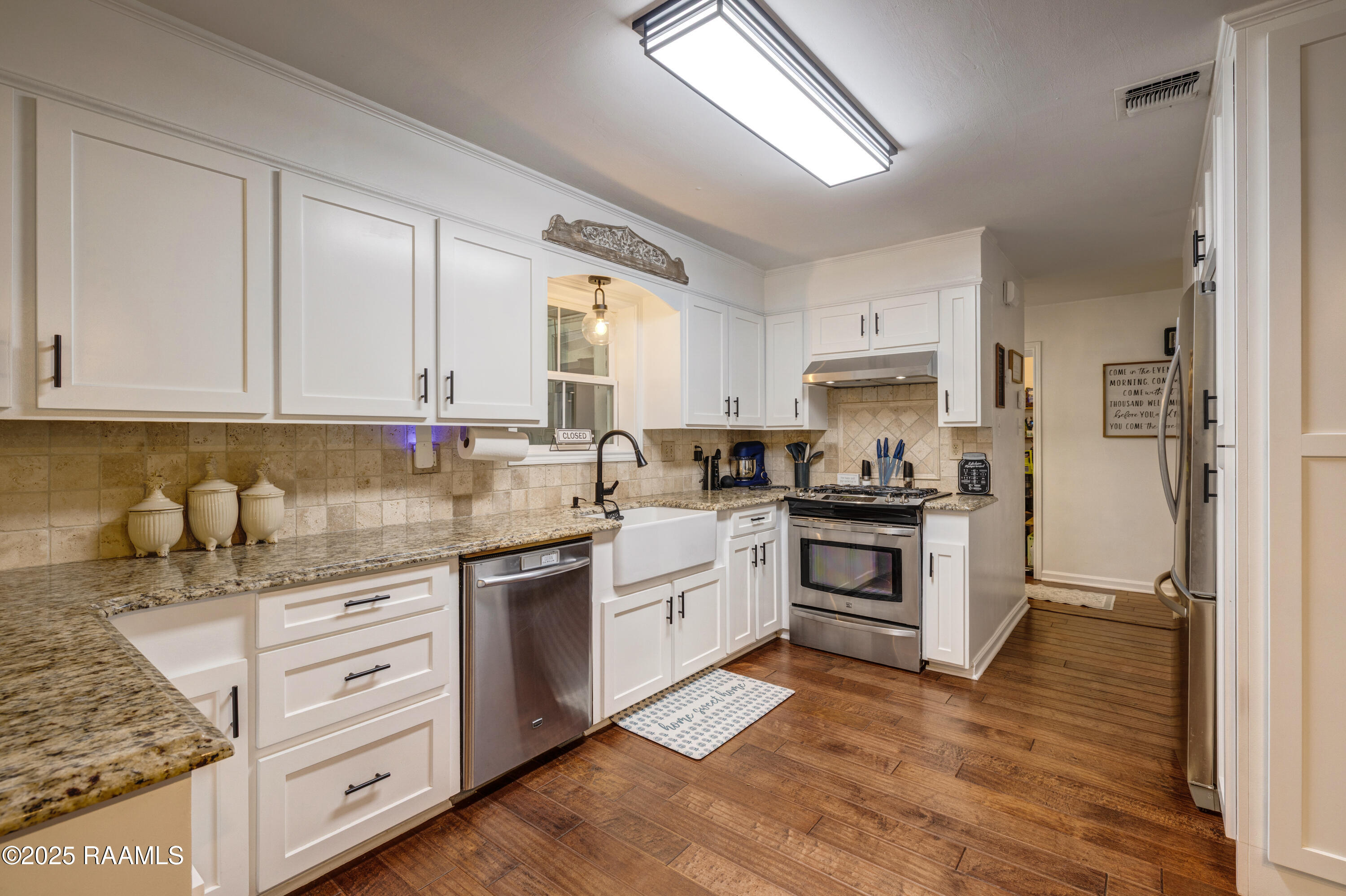 708 Kyle Landry Road New Iberia, LA 70563 - Photo 13 of 30 Kitchen