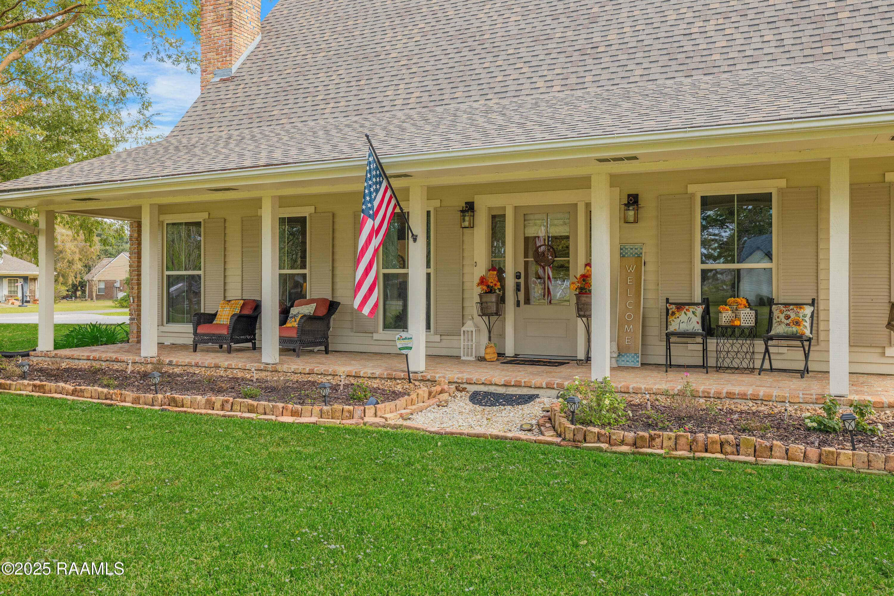 708 Kyle Landry Road New Iberia, LA 70563 - Photo 5 of 30 Front Porch