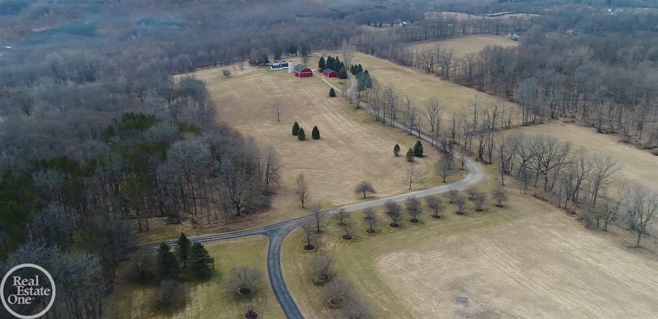 1779 East Brocker Road Metamora, MI 48455 - Photo 15 of 64 31364113-14.JPG