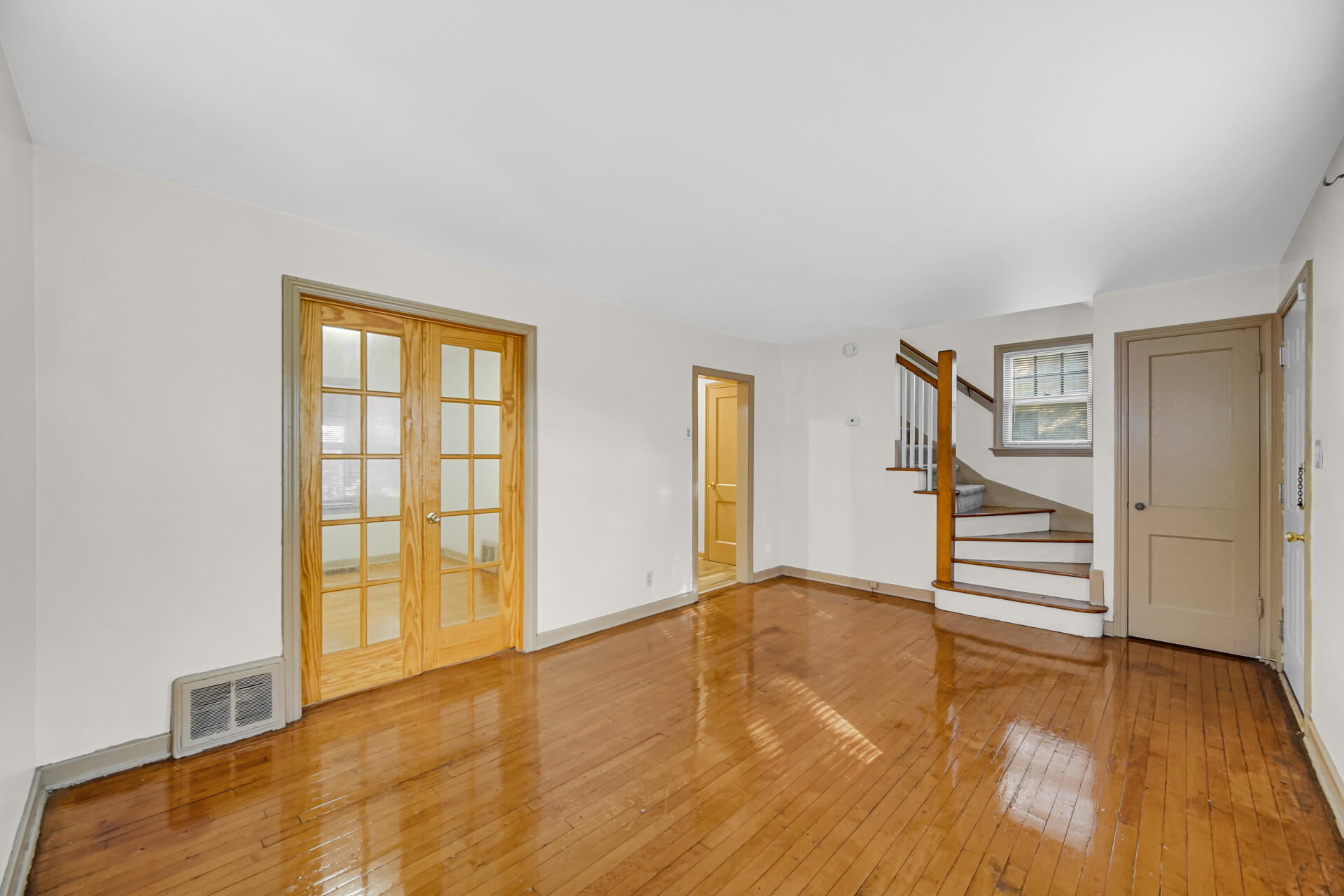 3752 Tyler Street Gary, IN 46408 - Photo 4 of 18 1920x1280