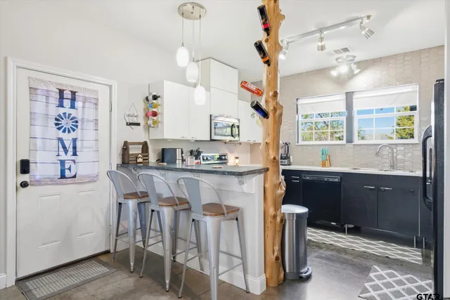 $259,000 | 7332 Farm To Market 59, Athens, TX 75751