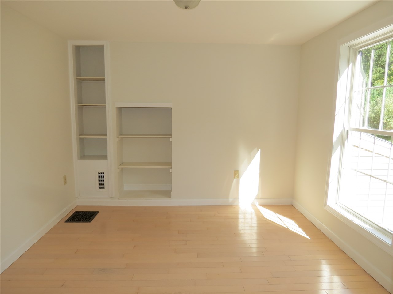 10 Parade Road Deerfield, NH 03037 - Photo 22 of 40 Gallery Image 22