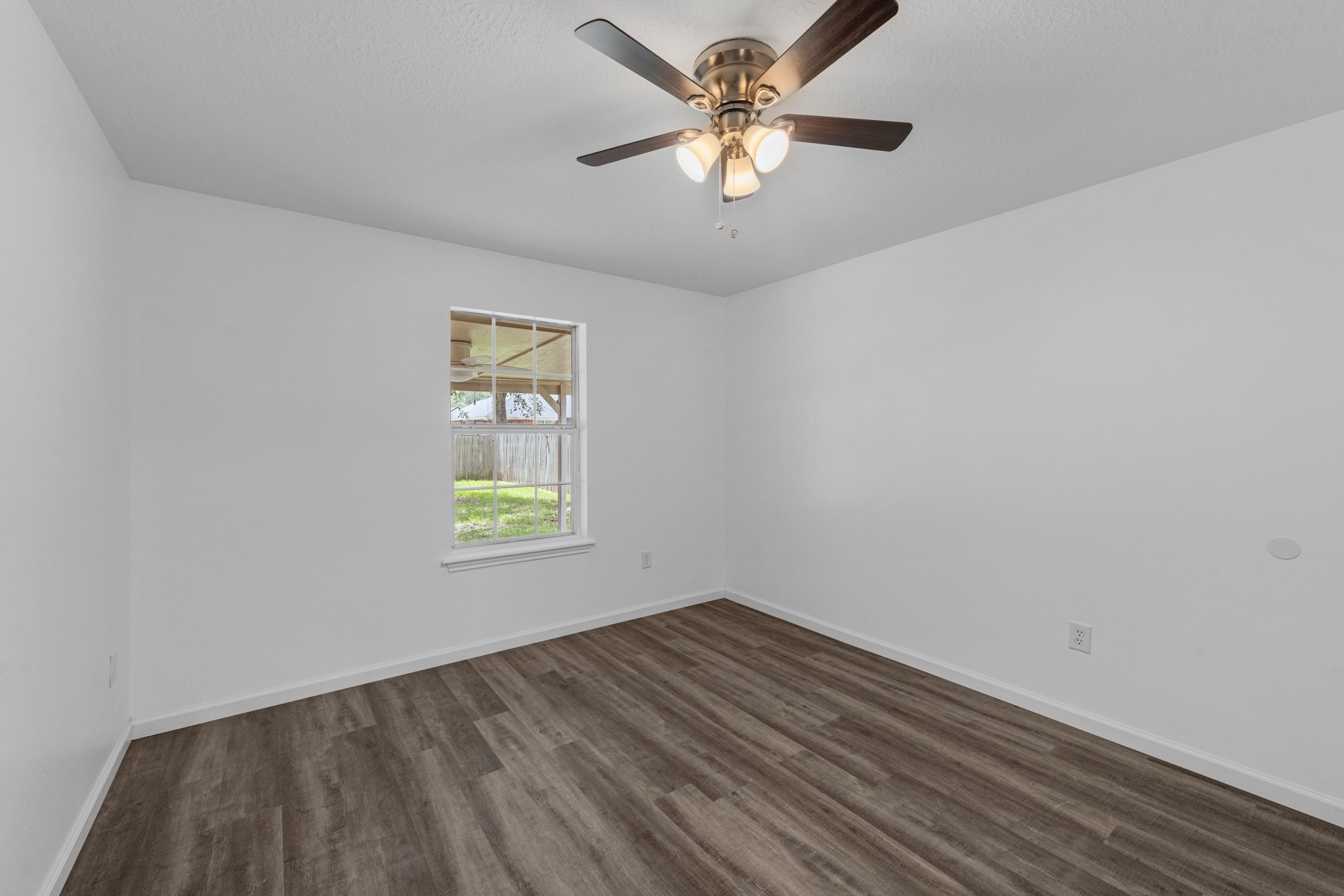 1002 Shell Avenue Cleveland, TX 77327 - Photo 7 of 25