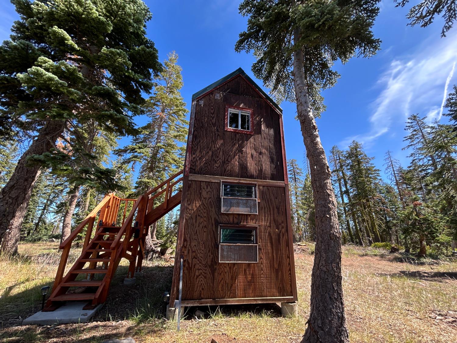 60 Liberty Road, Unit 60 Arnold, CA 95223 - Photo 35 of 59 Bunk House - Exterior Stairs