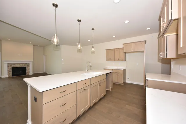 $649,999 | 439 Standing Stone Drive, Unit 1636, Waukesha, WI 53189