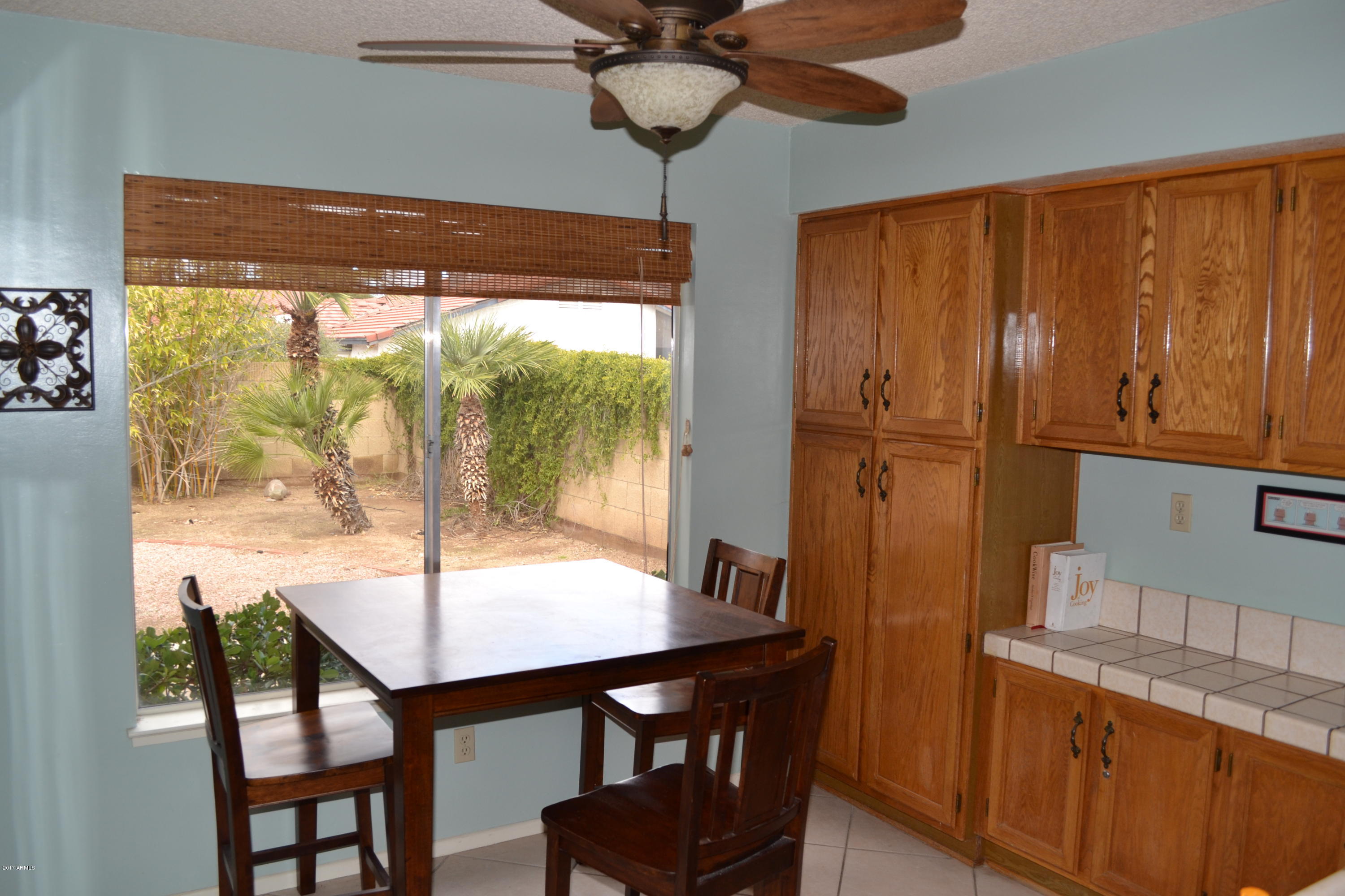 1814 East Hearn Road Phoenix, AZ 85022 - Photo 5 of 19 DSC_0510