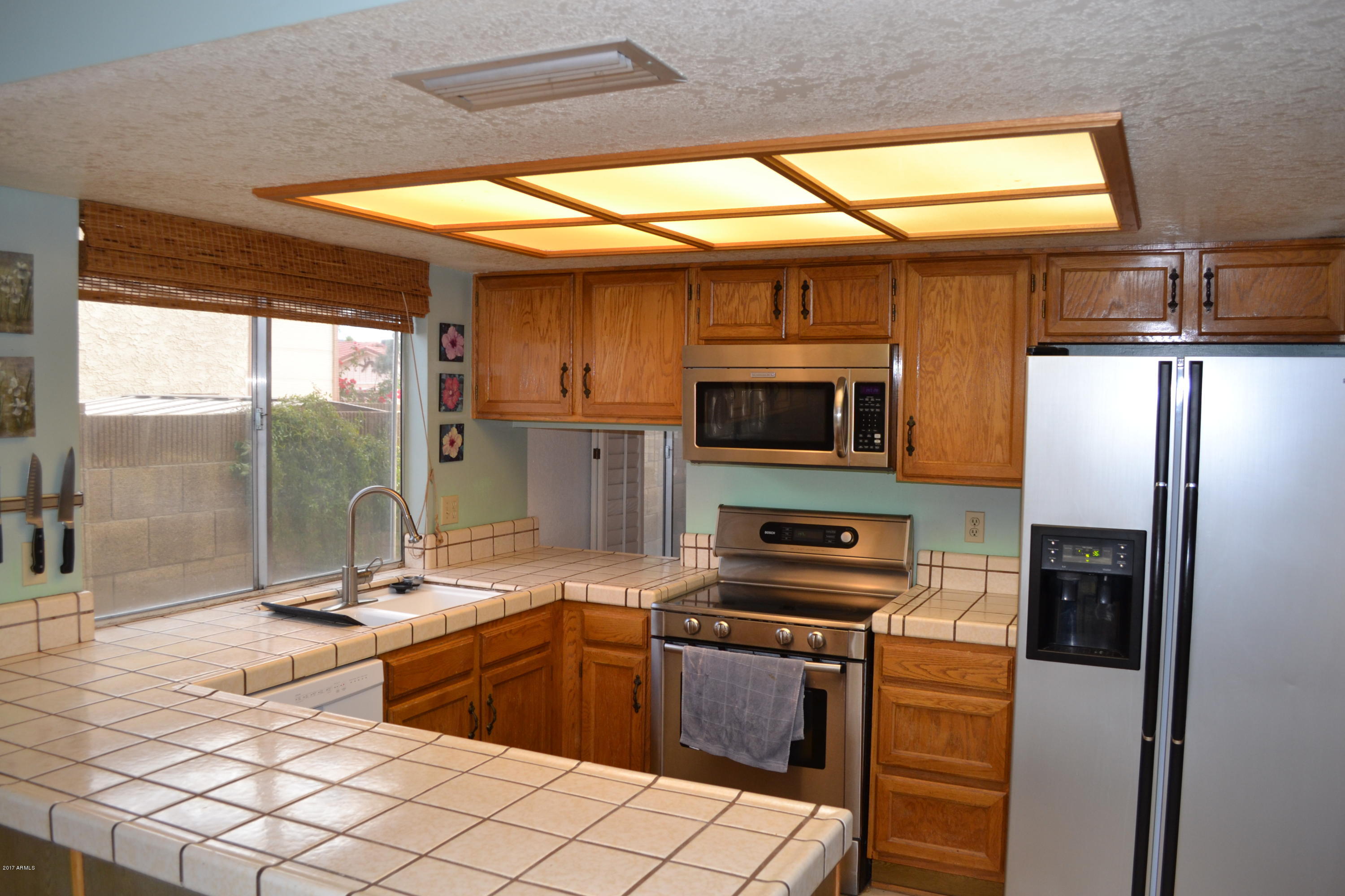 1814 East Hearn Road Phoenix, AZ 85022 - Photo 6 of 19 DSC_0518