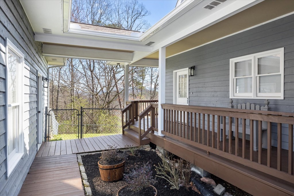 1044 Shadow Ridge Drive Sevierville, TN 37862 - Photo 7 of 67 Gallery Image 7