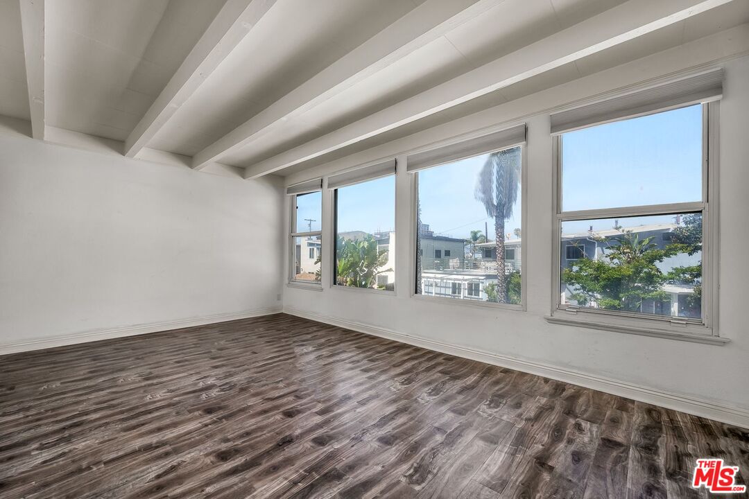 130 Montreal Street Playa del Rey, CA 90293 - Photo 3 of 25