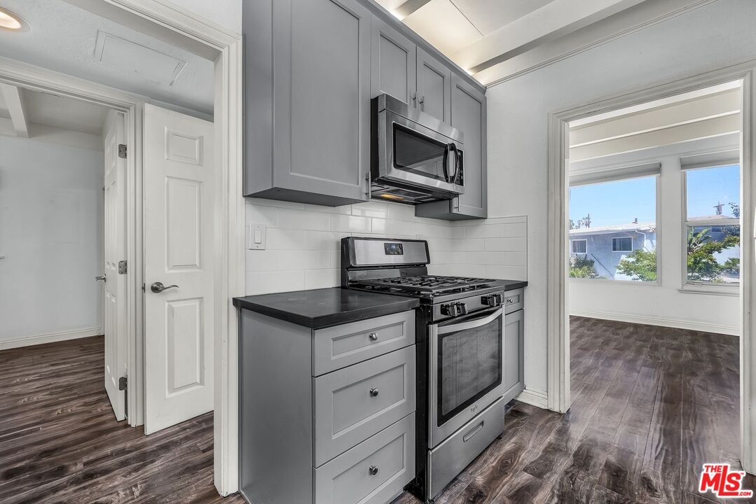 130 Montreal Street Playa del Rey, CA 90293 - Photo 7 of 25