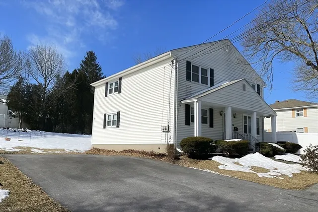 $1,800 | 55 Wedgewood Road, Unit 2, Worcester, MA 01602