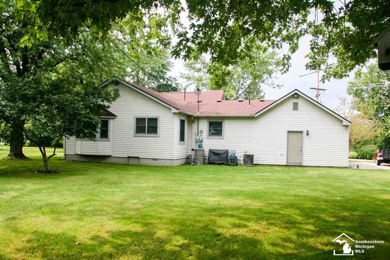 30303 Fort Road Rockwood, MI 48173 - Photo 9 of 54 31357484-8.JPG