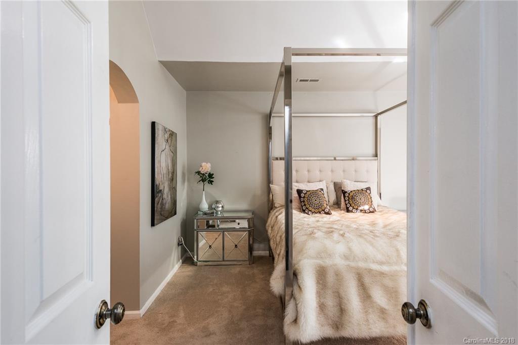 232 Queens Road, Unit 48 Charlotte, NC 28204 - Photo 15 of 31 Gallery Image 15