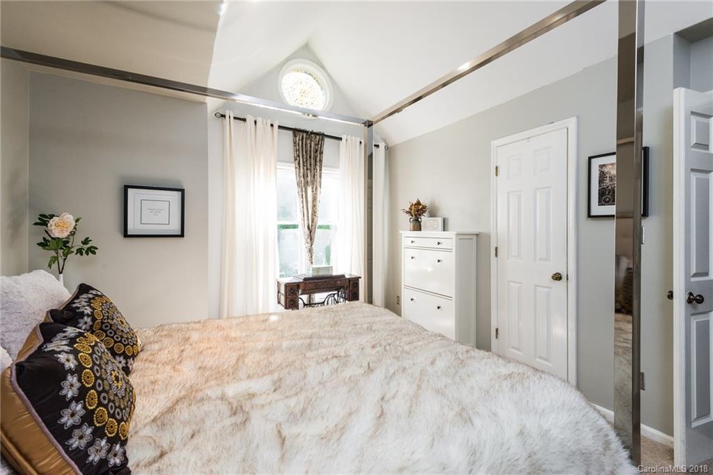 232 Queens Road, Unit 48 Charlotte, NC 28204 - Photo 18 of 31 Gallery Image 18