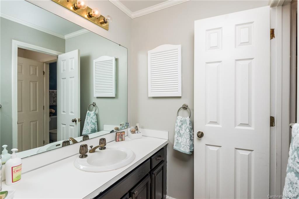 232 Queens Road, Unit 48 Charlotte, NC 28204 - Photo 21 of 31 Gallery Image 21