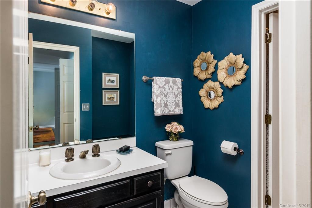 232 Queens Road, Unit 48 Charlotte, NC 28204 - Photo 23 of 31 Gallery Image 23
