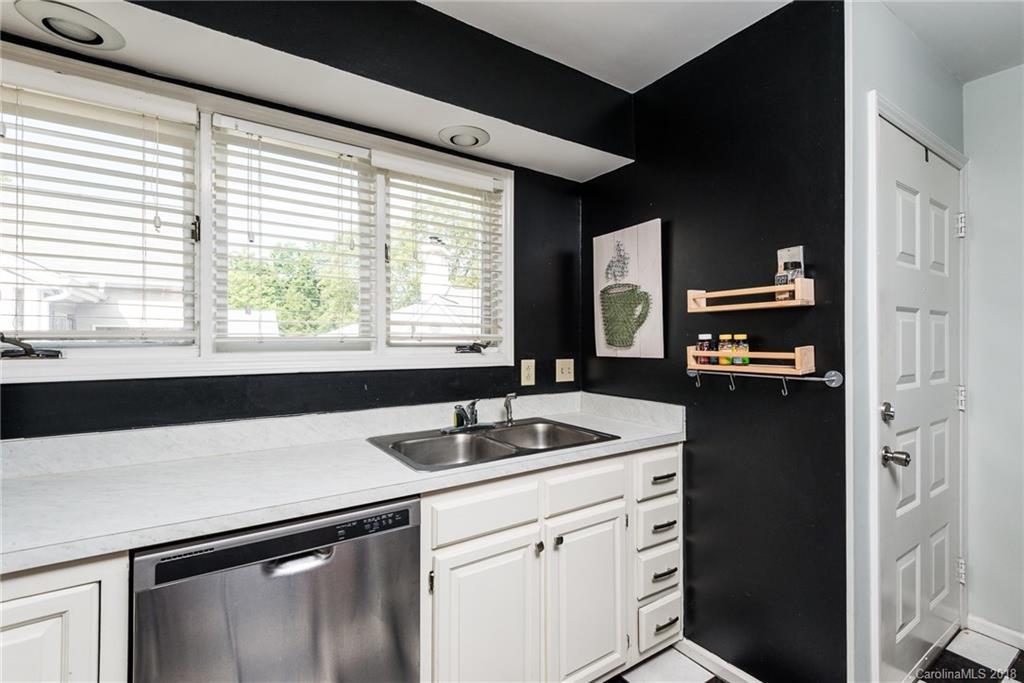 232 Queens Road, Unit 48 Charlotte, NC 28204 - Photo 8 of 31 Gallery Image 8