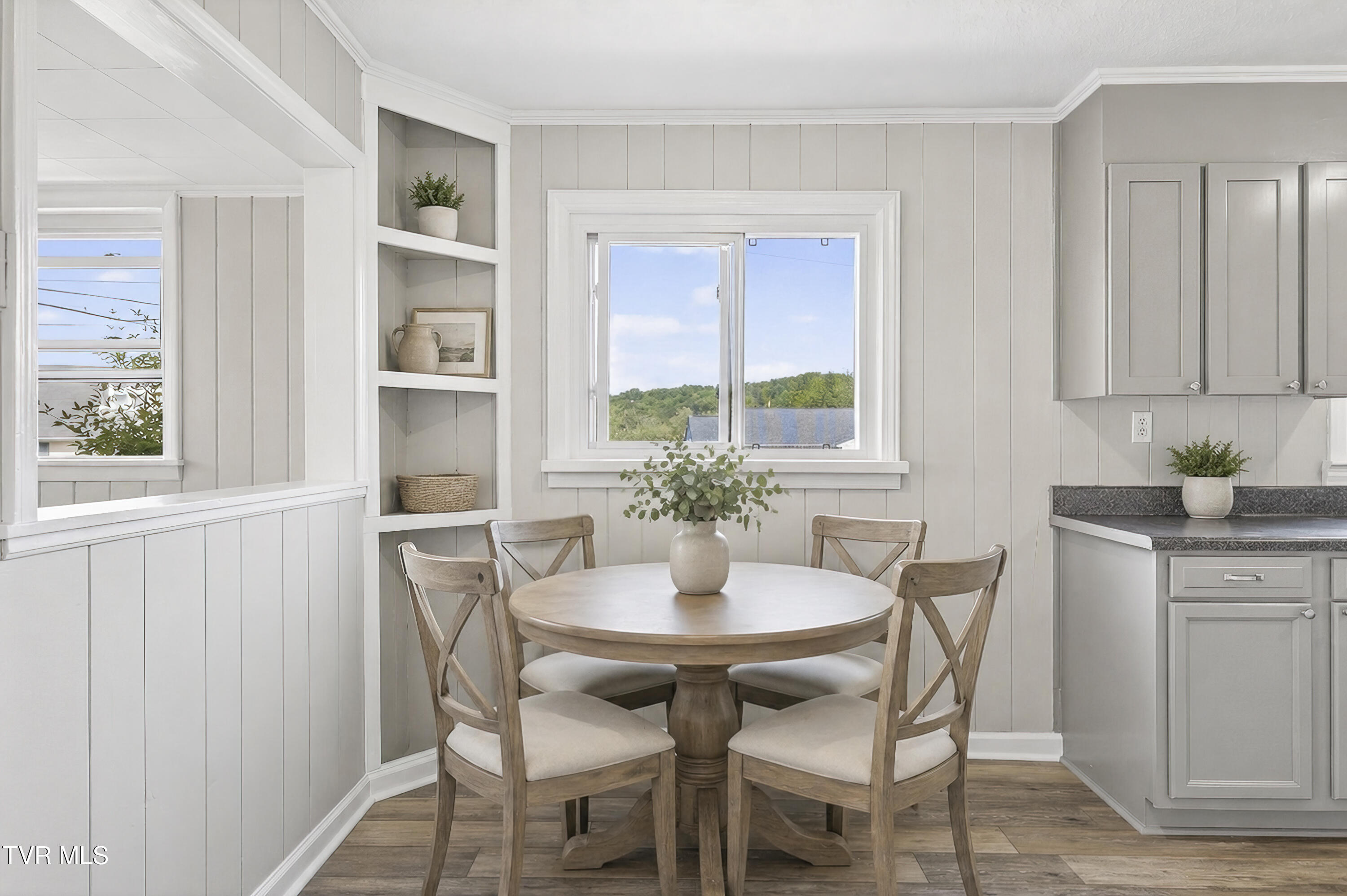 305 Cherokee Road Bristol, VA 24201 - Photo 20 of 25 304-Cherokee-Rd-Bristol-VA Caroline-Blev