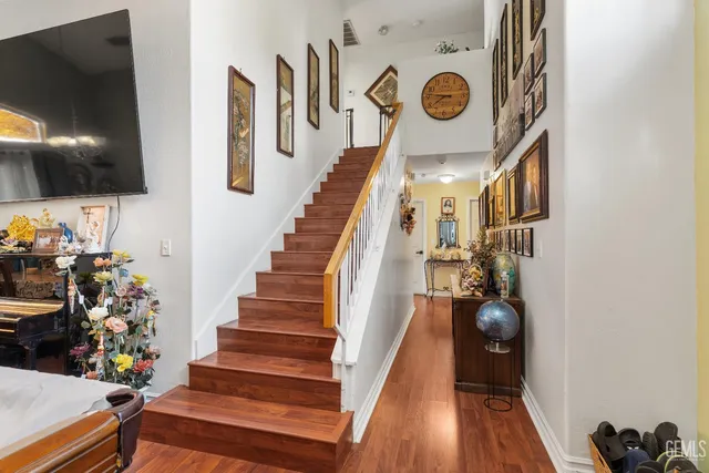 a view of entryway and hall