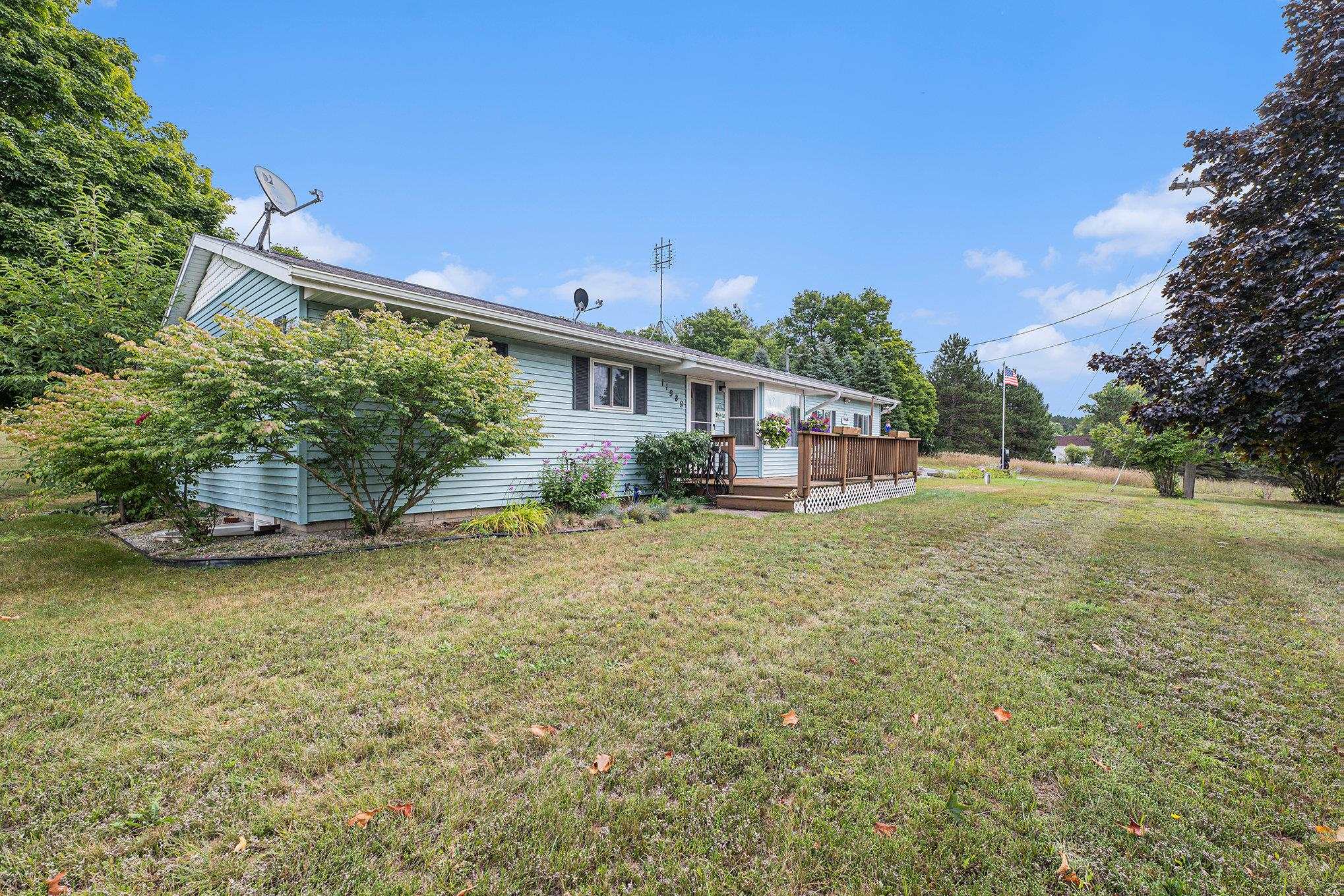 11989 Goose Road Honor, MI 49640 - Photo 6 of 30 1926542-a723cdbd-b47b-48d2-9323-29d82443aa4a.JPG
