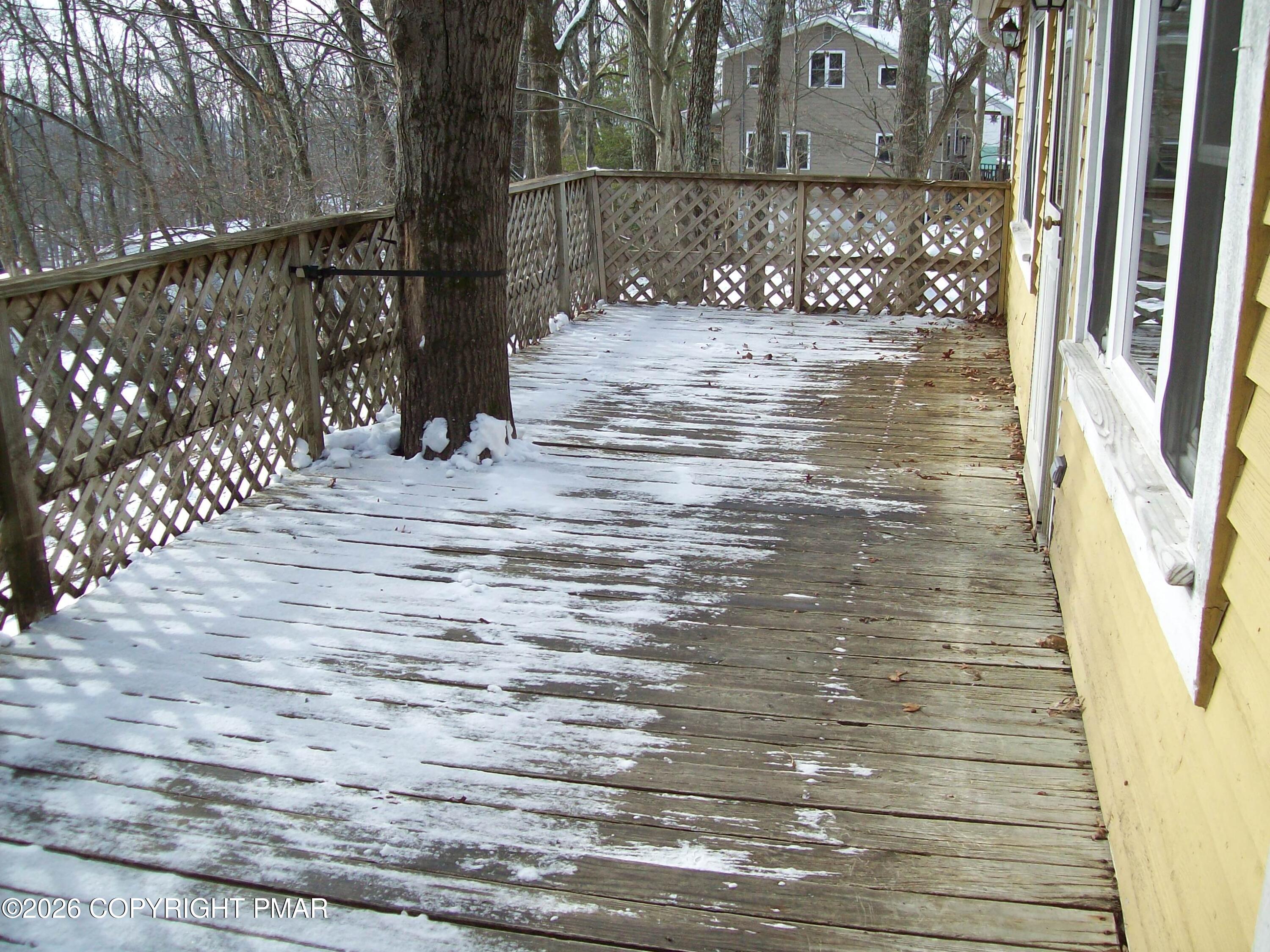 522 Apache Road East Stroudsburg, PA 18302 - Photo 3 of 23 a view of a balcony