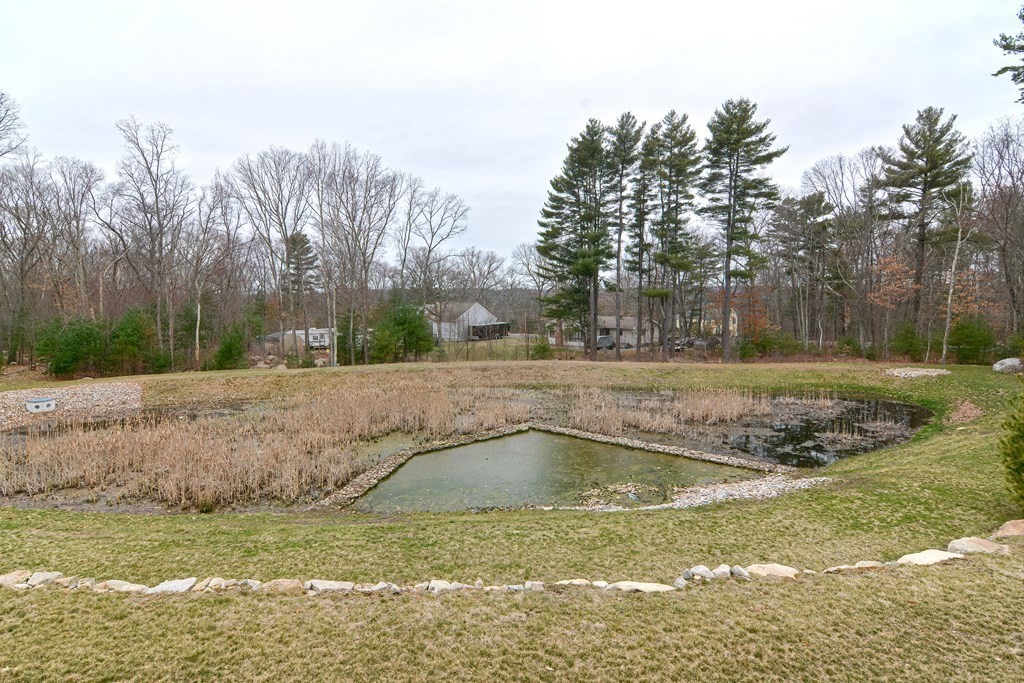 17 Rifleman Way Uxbridge, MA 01569 - Photo 7 of 40 Gallery Image 7