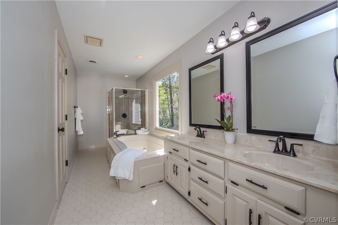 11360 Glendevon Road Chesterfield, VA 23838 - Photo 21 of 43 Primary bathroom with private water closet, walk i