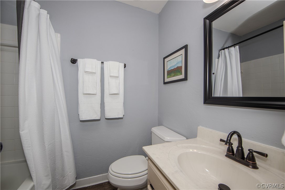11360 Glendevon Road Chesterfield, VA 23838 - Photo 29 of 43 Full hall bathroom featuring shower / bathtub comb