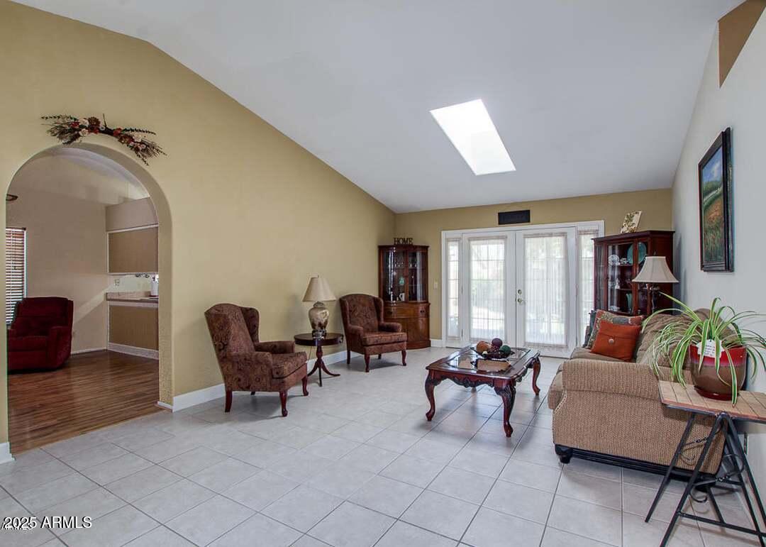 7738 West Shangri-la Road Peoria, AZ 85345 - Photo 4 of 30