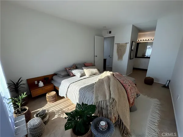 $1,995 | 51099 Eisenhower Drive, Unit 1, La Quinta, CA 92253