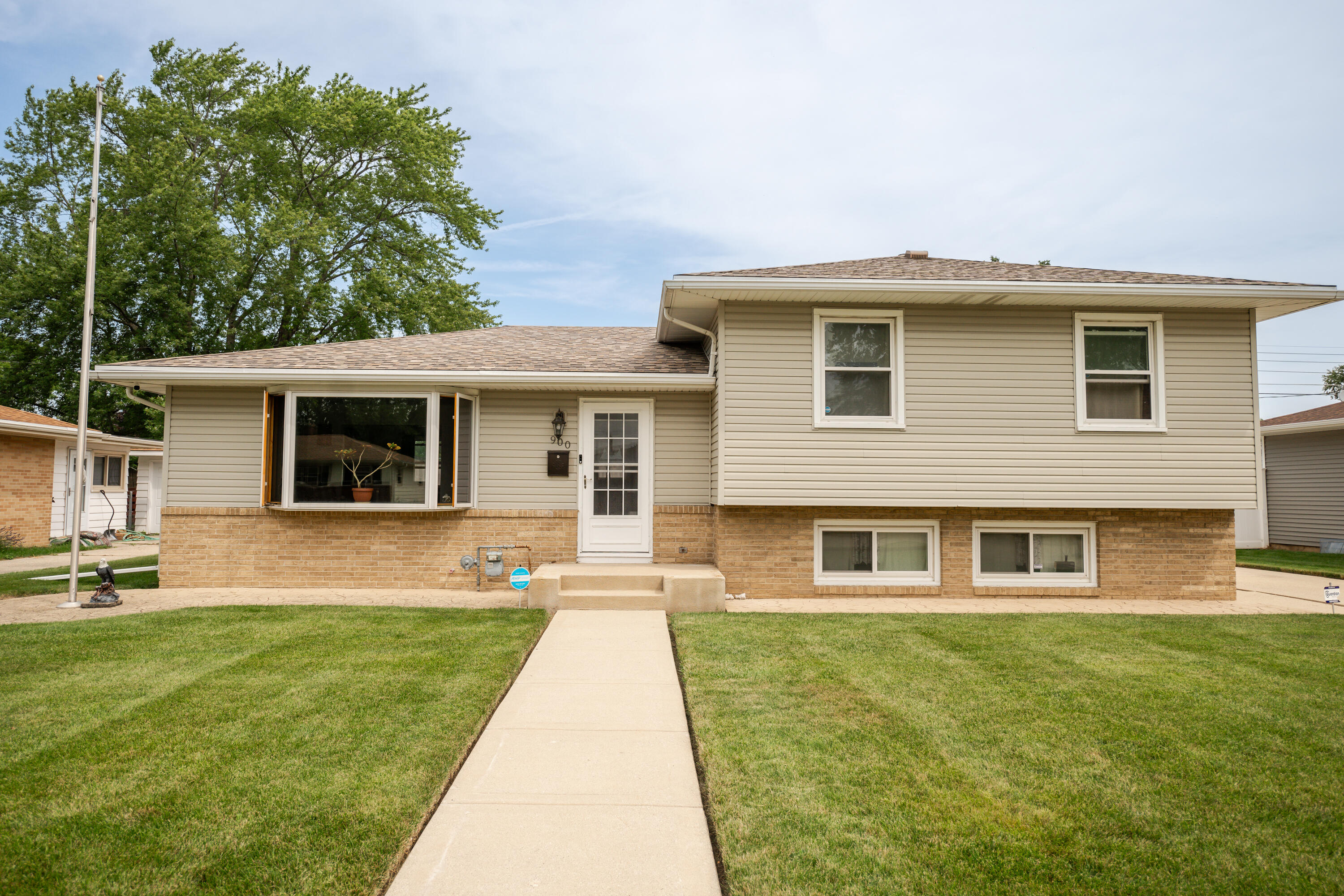 900 Saxony Dr. 1