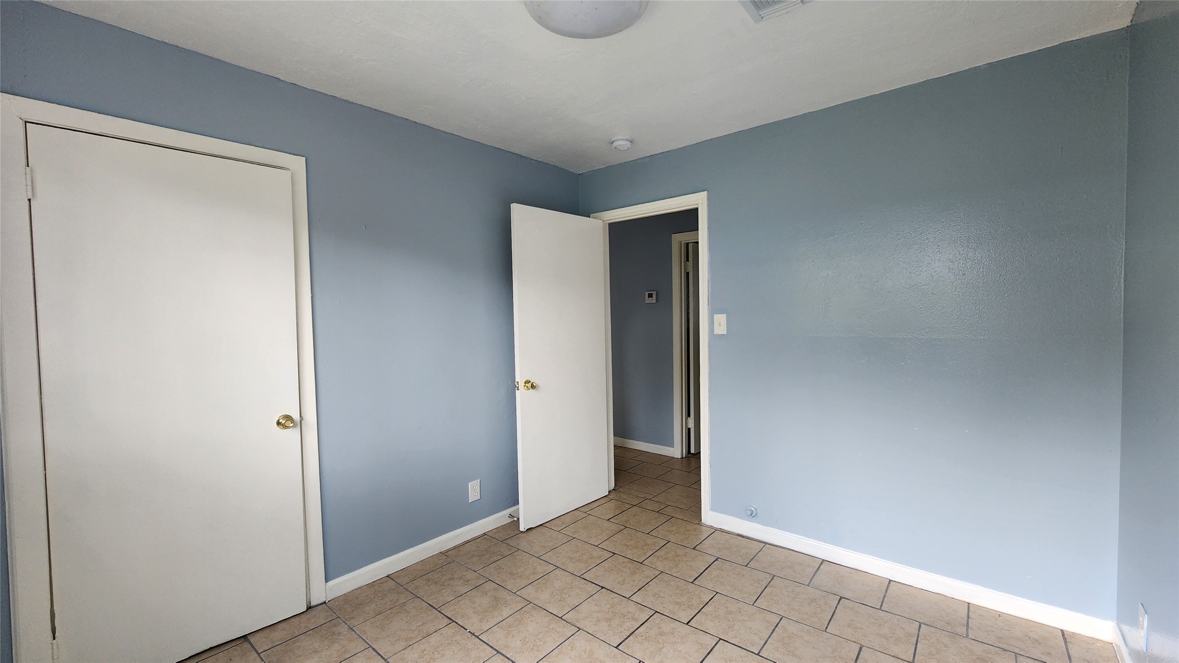 6114 Hartwick Road Houston, TX 77016 - Photo 7 of 14 a view of an empty room