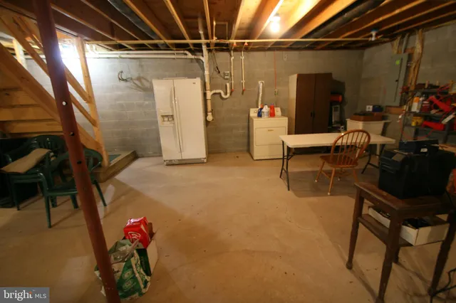 a view of a storage & utility room