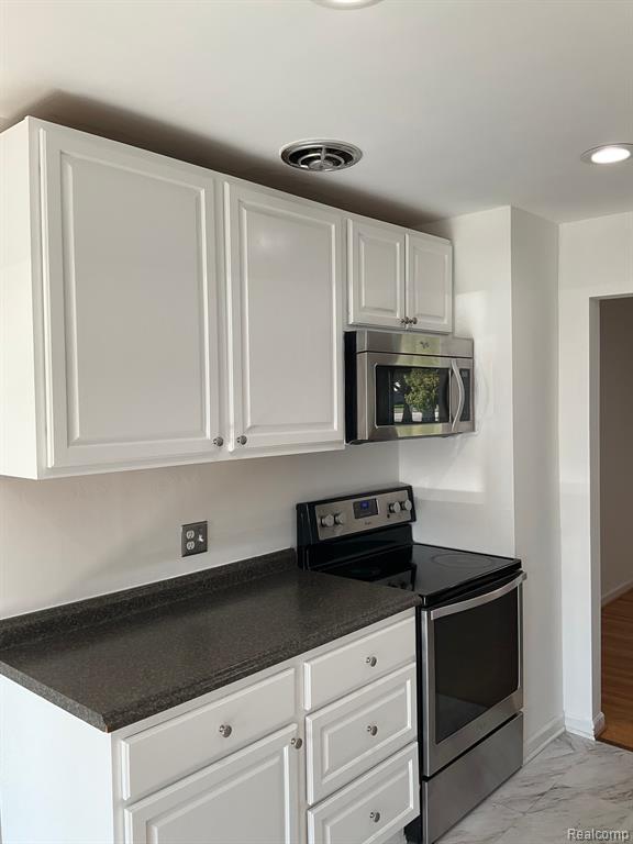 8401 18 18 Mile Road, Unit 19 Sterling Heights, MI 48313 - Photo 6 of 24