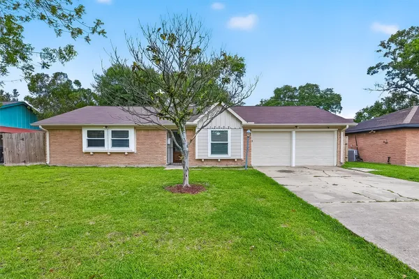 $1,925 | 12002 Hillcroft Avenue, Houston, TX 77035