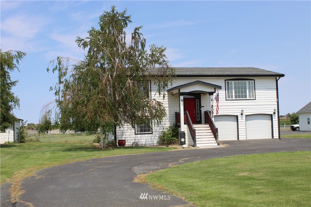 8092 2.4 Road Northeast Moses Lake, WA 98837 - Photo 3 of 39 Gallery Image 3